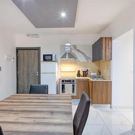 Seafront Opposite With Wifi & Ac In Qawra By 360 Estates 세인트폴스베이