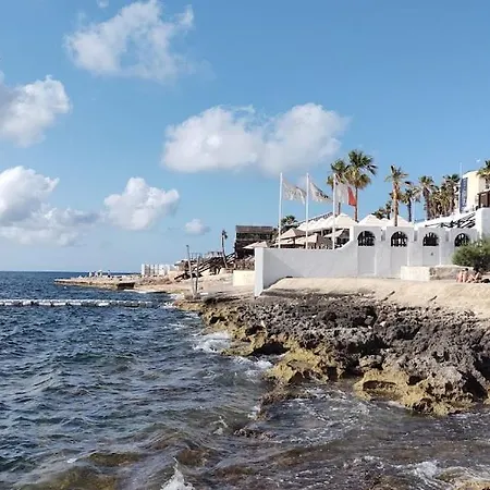 Seafront Opposite With Wifi & Ac In Qawra By 360 Estates 아파트 *