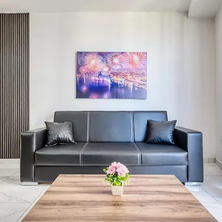 Seafront Opposite With Wifi & Ac In Qawra By 360 Estates *