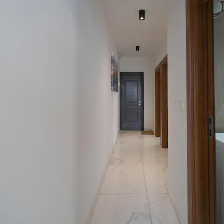 Seafront Opposite With Wifi & Ac In Qawra By 360 Estates 아파트 *