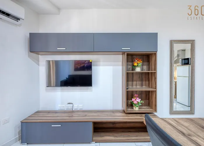 Seafront Opposite With Wifi & Ac In Qawra By 360 Estates