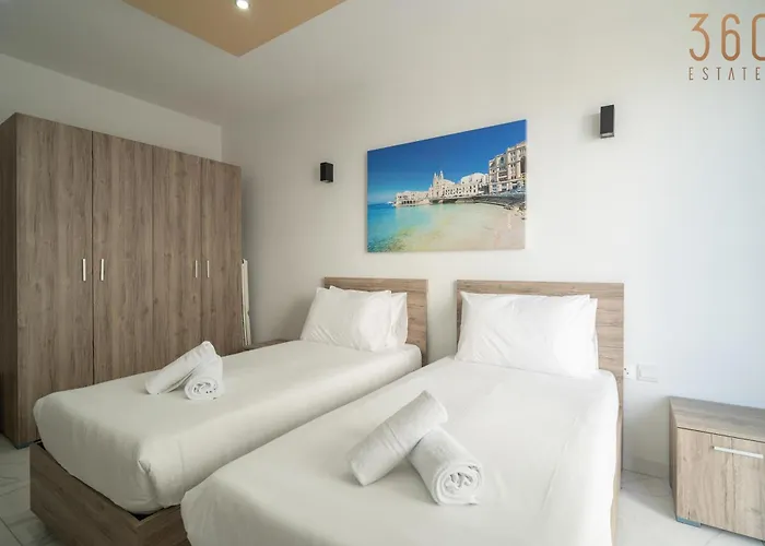 Seafront Opposite With Wifi & Ac In Qawra By 360 Estates *