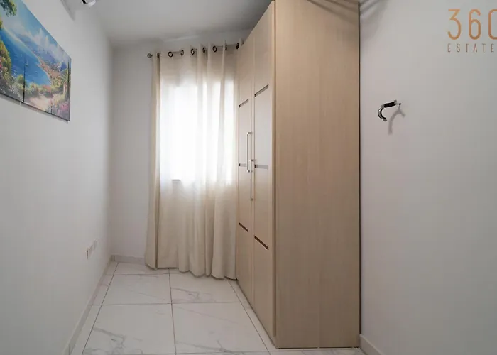 Seafront Opposite With Wifi & Ac In Qawra By 360 Estates Daire *