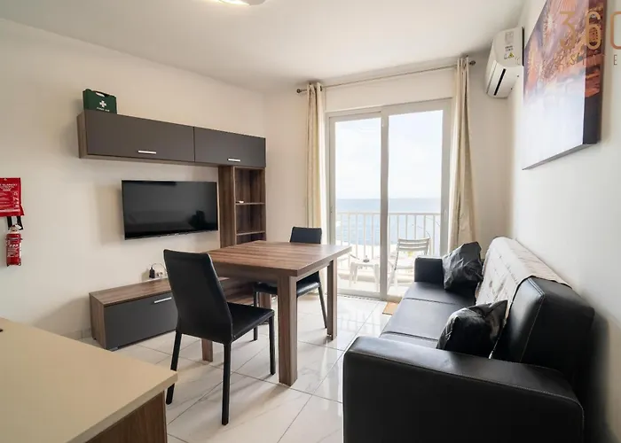 Seafront Opposite With Wifi & Ac In Qawra By 360 Estates Apartment *